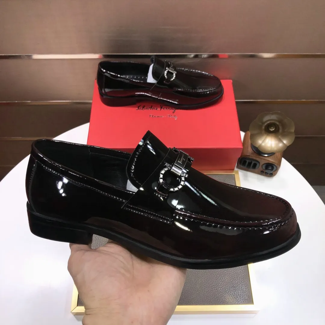 Men's shoes💰480💰[Ferragamo/Ferragamo] The latest model in the counter. Original imported high-quality cowhide with open sides + imported sheepskin lining + original luxury metal buckle + original combination outsole. Comparison without pressure. 38--45 (45 is custom-made and cannot be returned or exchanged)